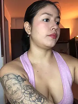 Snapshot of EmmaRossem chatting on 12-04-25, 07:33 EmmaRossem online show from 12-04-25, 07:33