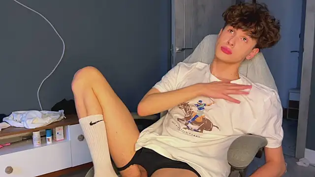 Snapshot of alyx_garden chatting on 12-28-24, 09:20 alyx garden online show from 12-28-24, 09:20