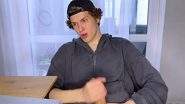 alyx garden online show from 04-08-26, 10:48