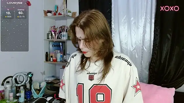 Snapshot of shun_sun chatting on 12-16-24, 02:36 shun sun online show from 12-16-24, 02:36