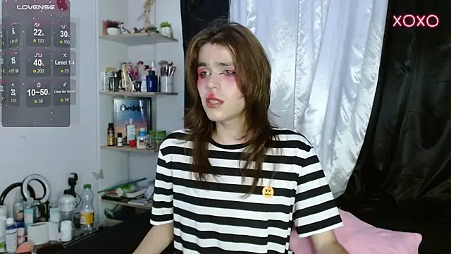 Snapshot of shun_sun chatting on 02-23-25, 01:57 shun sun online show from 02-23-25, 01:57