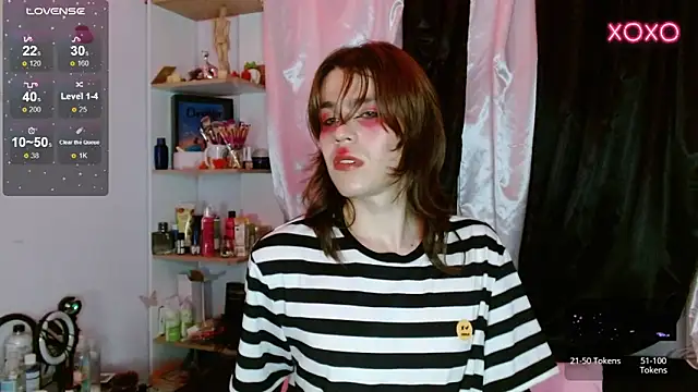 Snapshot of shun_sun chatting on 03-20-25, 05:13 shun sun online show from 03-20-25, 05:13