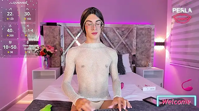 Snapshot of MaxiRogers chatting on 01-21-25, 08:21 MaxiRogers online show from 01-21-25, 08:21