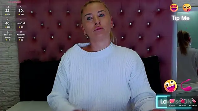 Snapshot of KikiSweet08 chatting on 12-14-25, 05:13 KikiSweet08 online show from 12-14-25, 05:13