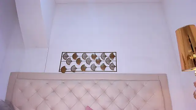  chloe adams online show from 03-18-25, 02:48