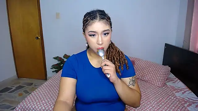 Snapshot of barbara_falcons chatting on 12-19-24, 07:07 barbara falcons online show from 12-19-24, 07:07