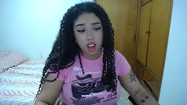 Snapshot of barbara_falcons chatting on 03-11-25, 03:16 barbara falcons online show from 03-11-25, 03:16