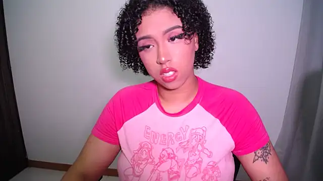 Snapshot of barbara_falcons chatting on 10-02-25, 02:40 barbara falcons online show from 10-02-25, 02:40