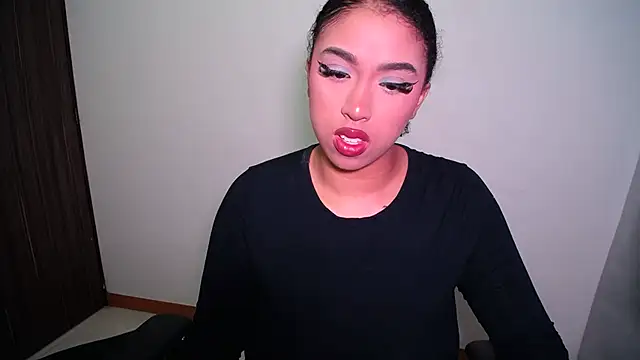 Snapshot of barbara_falcons chatting on 10-06-25, 11:57 barbara falcons online show from 10-06-25, 11:57