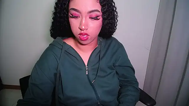 Snapshot of barbara_falcons chatting on 10-18-25, 05:43 barbara falcons online show from 10-18-25, 05:43