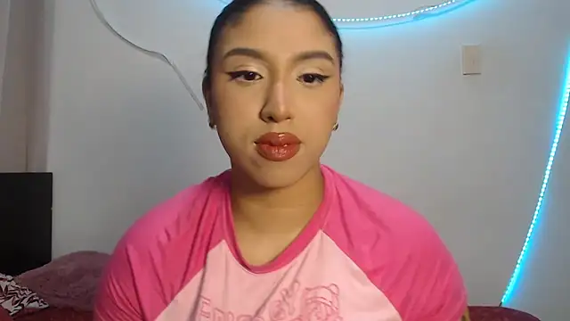 Snapshot of barbara_falcons chatting on 12-15-25, 08:46 barbara falcons online show from 12-15-25, 08:46