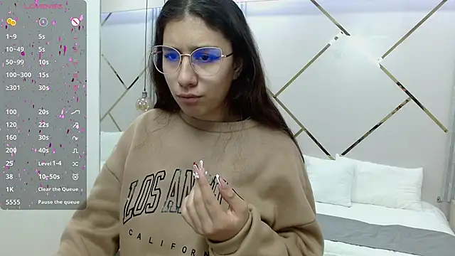 Snapshot of Lita_Rogers chatting on 12-17-24, 01:27 Lita Rogers online show from 12-17-24, 01:27