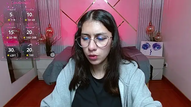 Lita Rogers online show from 04-25-26, 01:25