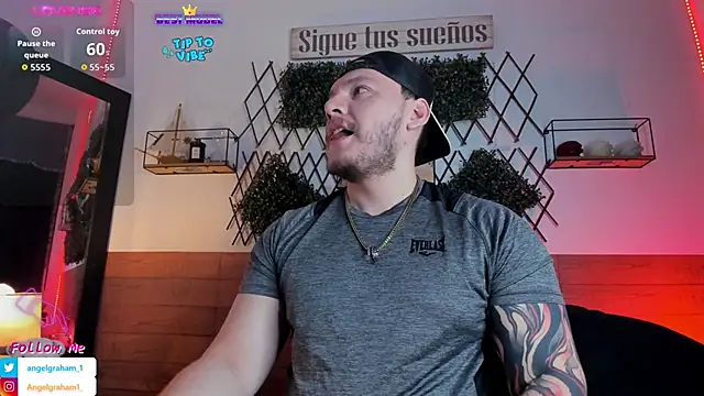 Snapshot of Angelgraham_1 chatting on 12-17-25, 05:08 Angelgraham 1 online show from 12-17-25, 05:08