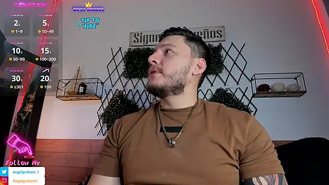 Snapshot of Angelgraham_1 chatting on 02-24-26, 05:00 Angelgraham 1 online show from 02-24-26, 05:00