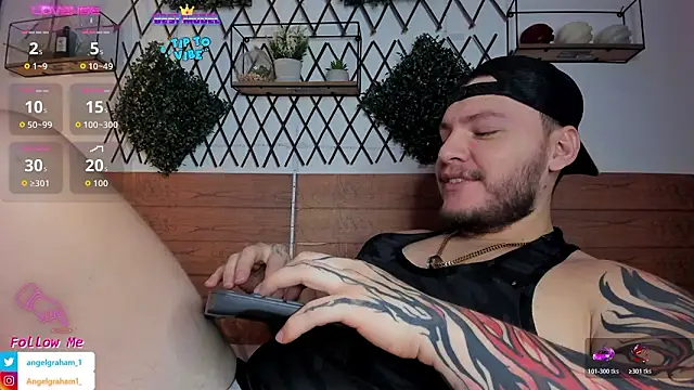 Snapshot of Angelgraham_1 chatting on 03-17-26, 04:32 Angelgraham 1 online show from 03-17-26, 04:32