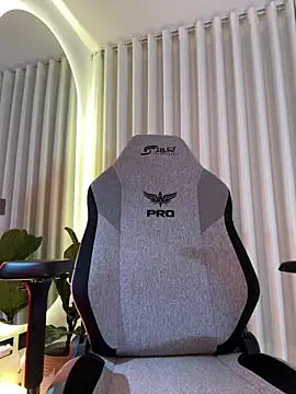 carolynnetrujillo online show from 12-04-25, 02:54