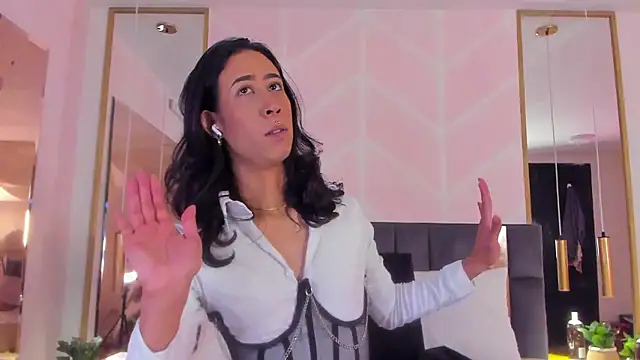 Snapshot of GabyPetit chatting on 11-06-25, 08:54 GabyPetit online show from 11-06-25, 08:54