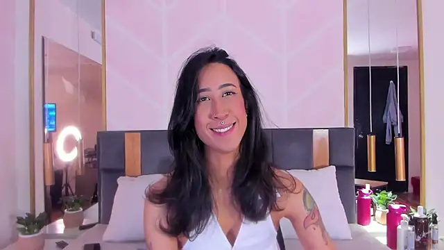 Snapshot of GabyPetit chatting on 11-09-25, 02:15 GabyPetit online show from 11-09-25, 02:15