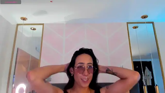 Snapshot of GabyPetit chatting on 11-14-25, 07:56 GabyPetit online show from 11-14-25, 07:56