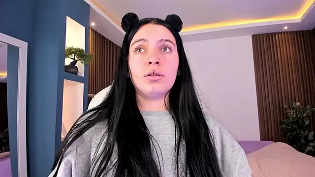 Snapshot of Lucy_Smith2 chatting on 01-21-25, 08:30 Lucy Smith2 online show from 01-21-25, 08:30