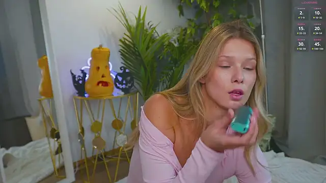 Snapshot of _Katie_Dierse chatting on 10-30-25, 02:18 Katie Dierse online show from 10-30-25, 02:18