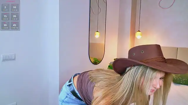 Snapshot of _Katie_Dierse chatting on 11-15-25, 04:47 Katie Dierse online show from 11-15-25, 04:47