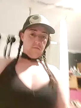 Boo-boo kittyfux online show from 10-28-25, 04:42