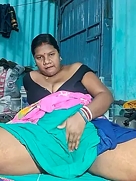 Snapshot of pujavinod chatting on 02-08-25, 05:39 pujavinod online show from 02-08-25, 05:39