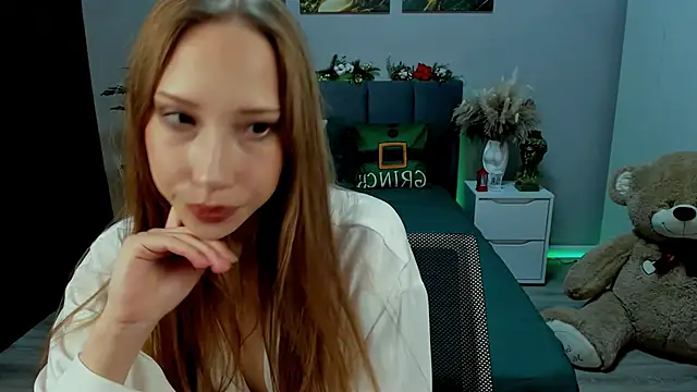 Snapshot of AlexaHarmon chatting on 01-11-25, 02:04 AlexaHarmon online show from 01-11-25, 02:04