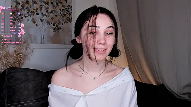 Snapshot of GillianDowdey chatting on 01-22-25, 07:25 GillianDowdey online show from 01-22-25, 07:25