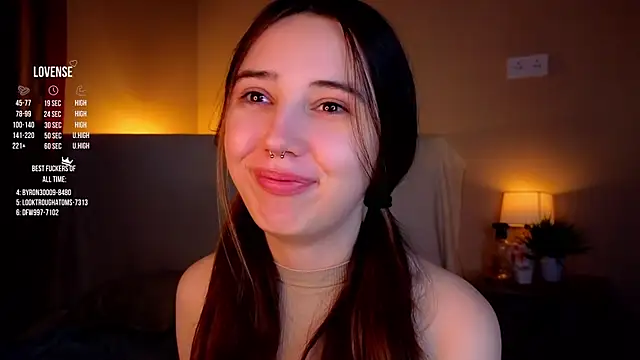Snapshot of GillianDowdey chatting on 09-25-25, 03:21 GillianDowdey online show from 09-25-25, 03:21