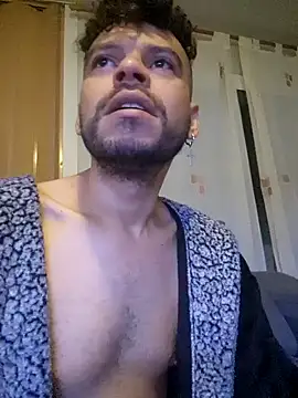 Snapshot of BombomNutela36 chatting on 01-31-25, 08:33 BombomNutela36 online show from 01-31-25, 08:33