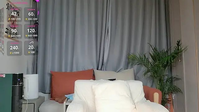 Snapshot of Youth3_ chatting on 01-08-25, 09:53 Youth3 online show from 01-08-25, 09:53