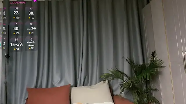 Snapshot of Youth3_ chatting on 01-10-25, 12:04 Youth3 online show from 01-10-25, 12:04