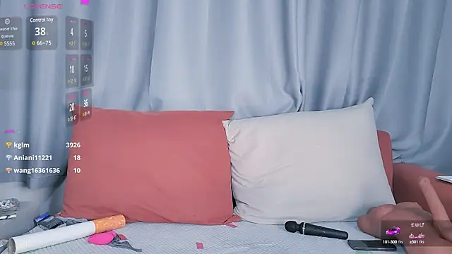 Snapshot of Youth3_ chatting on 02-15-25, 02:33 Youth3 online show from 02-15-25, 02:33