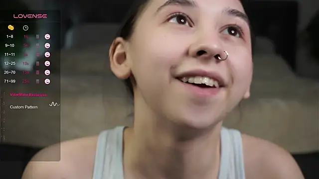 Snapshot of AislyEmbury chatting on 02-03-25, 04:25 AislyEmbury online show from 02-03-25, 04:25