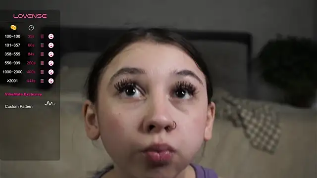 Snapshot of AislyEmbury chatting on 02-06-25, 10:32 AislyEmbury online show from 02-06-25, 10:32