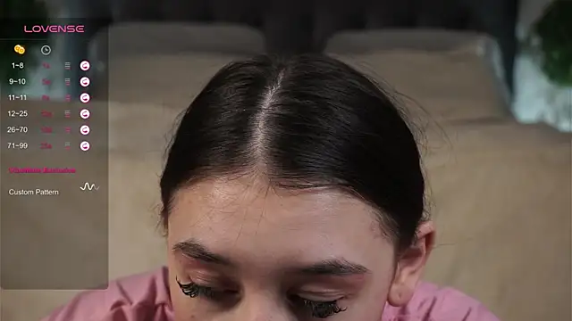 Snapshot of AislyEmbury chatting on 02-09-25, 04:46 AislyEmbury online show from 02-09-25, 04:46