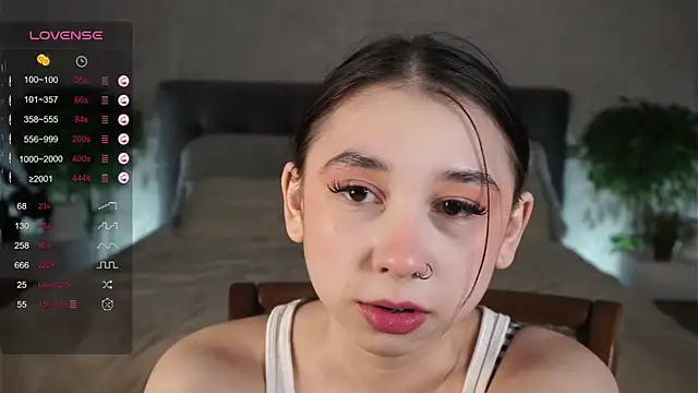 Snapshot of AislyEmbury chatting on 02-09-25, 08:13 AislyEmbury online show from 02-09-25, 08:13