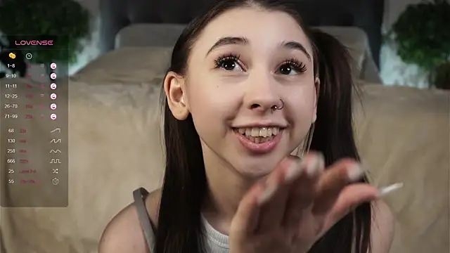 Snapshot of AislyEmbury chatting on 02-11-25, 10:07 AislyEmbury online show from 02-11-25, 10:07