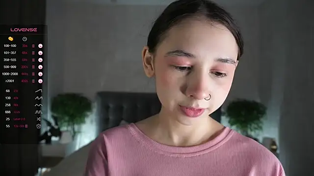 Snapshot of AislyEmbury chatting on 02-16-25, 07:16 AislyEmbury online show from 02-16-25, 07:16