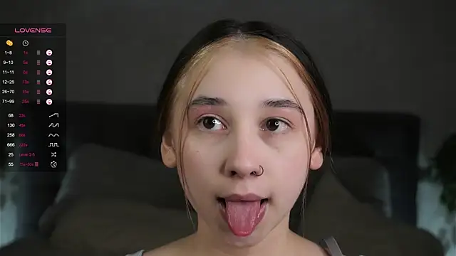 Snapshot of AislyEmbury chatting on 02-26-25, 02:04 AislyEmbury online show from 02-26-25, 02:04