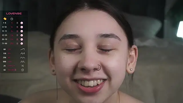 Snapshot of AislyEmbury chatting on 03-10-25, 04:38 AislyEmbury online show from 03-10-25, 04:38