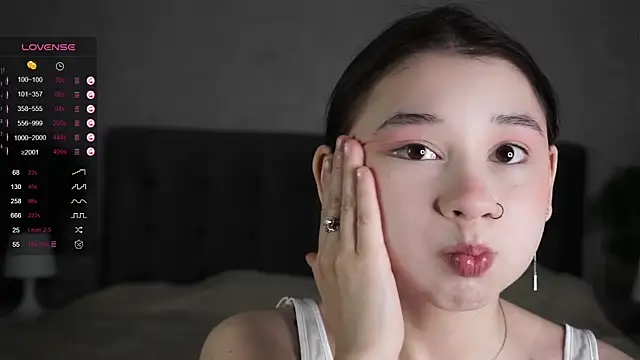 Snapshot of AislyEmbury chatting on 03-12-25, 07:28 AislyEmbury online show from 03-12-25, 07:28