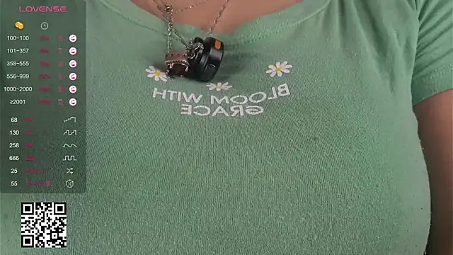 Snapshot of AislyEmbury chatting on 10-29-25, 04:37 AislyEmbury online show from 10-29-25, 04:37