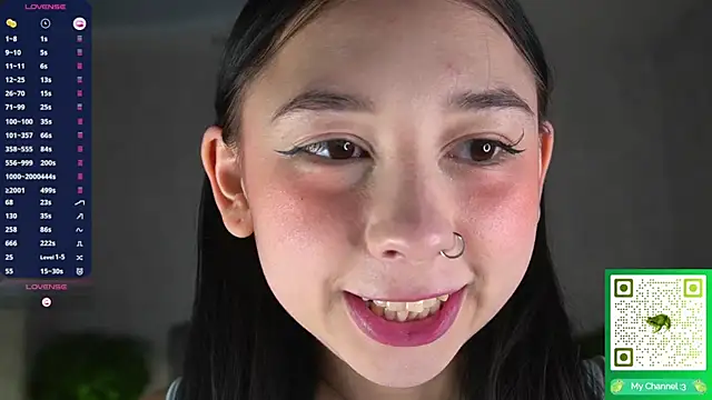 Snapshot of AislyEmbury chatting on 12-14-25, 04:51 AislyEmbury online show from 12-14-25, 04:51