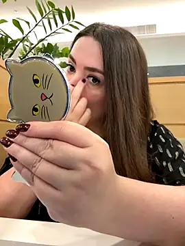 Snapshot of Sophie_Eaton chatting on 11-01-25, 07:49 Sophie Eaton online show from 11-01-25, 07:49