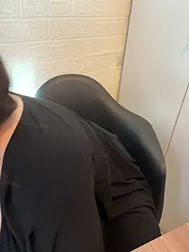 Snapshot of Sophie_Eaton chatting on 01-15-26, 06:44 Sophie Eaton online show from 01-15-26, 06:44