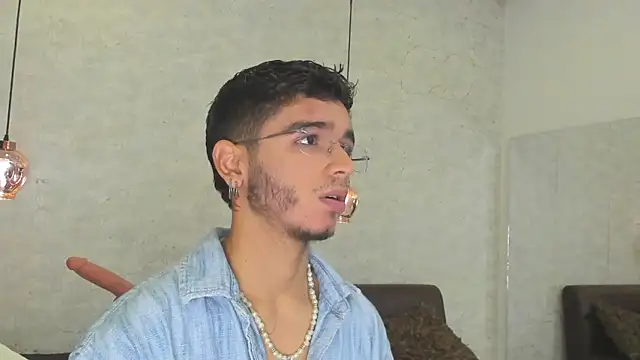 Ian Castillo  online show from 02-10-25, 11:36